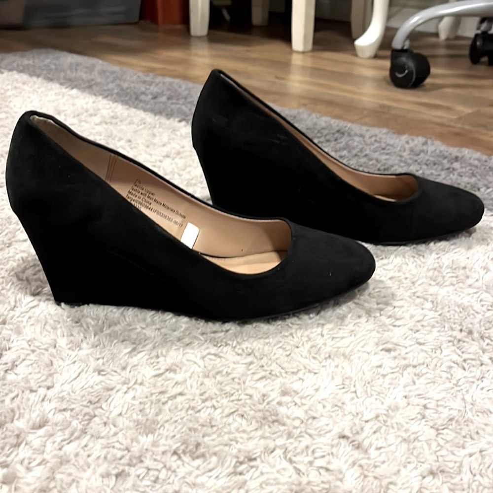Women’s 7.5 Black Business Wedges